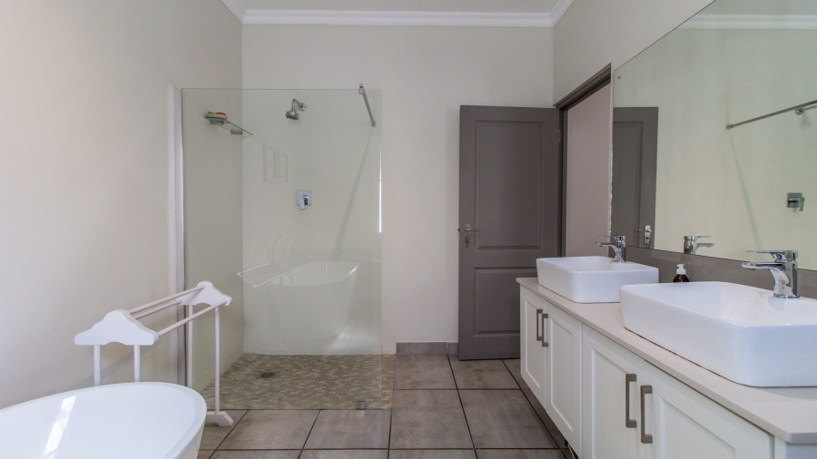4 Bedroom Property for Sale in Onrus Western Cape